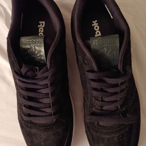 Mens Reebok Classic black suade